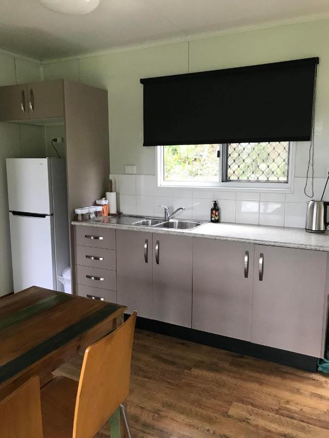 梅纳河花房酒店 Mena Creek 外观 照片